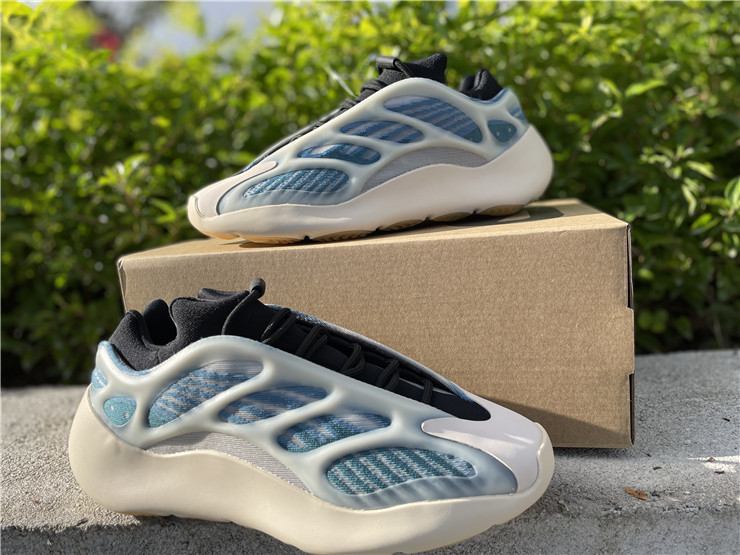 Yeezy 700 V3 ''Methylene blue''