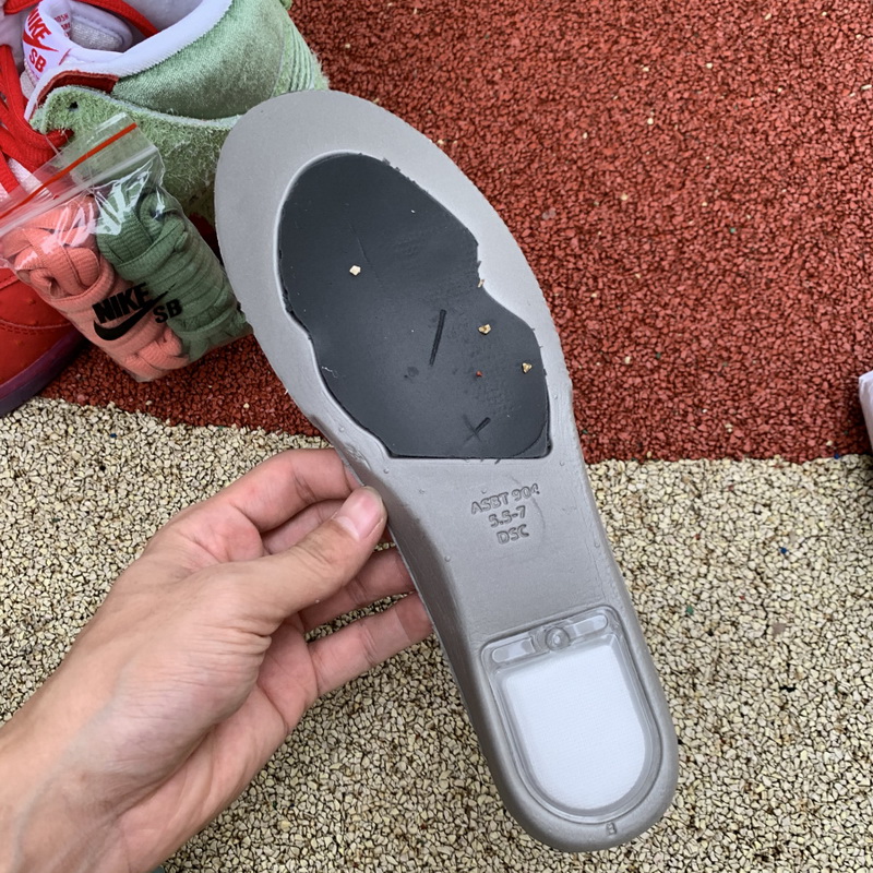 Nike SB Dunk High Strawberry Cough