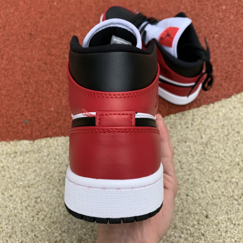Jordan 1 Mid Chicago Toe