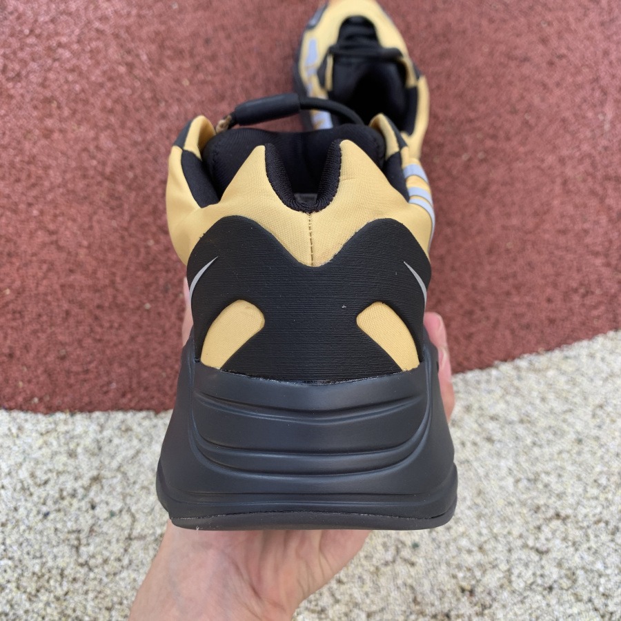 Yeezy 700 Honey