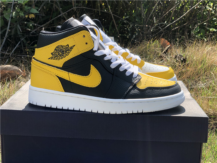 Jordan 1 Mid Shoes044