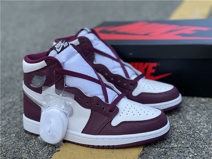 Air Jordan 1 Retro High OG 'Bordeaux'