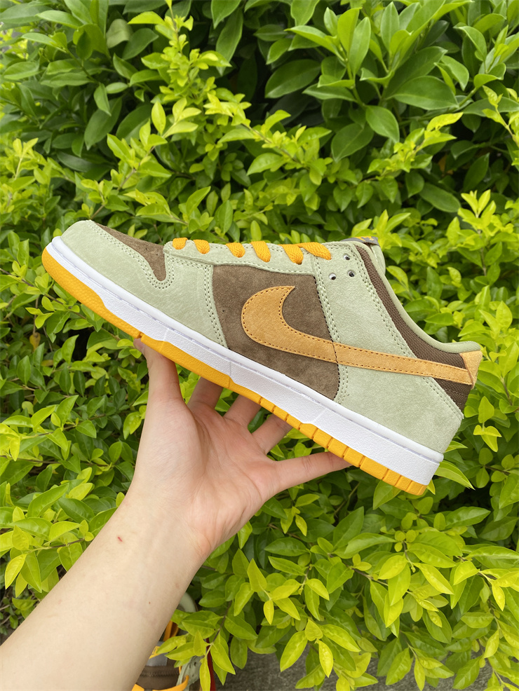 Nike Dunk Low SE Dusty Olive
