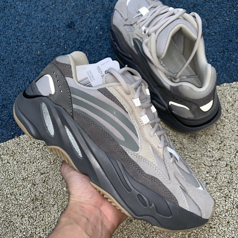 Yeezy 700 Boost Tephra