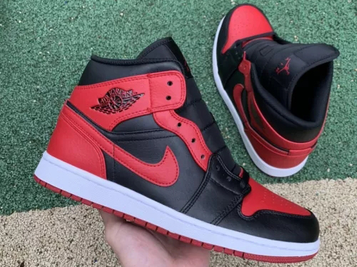 Jordan 1 Mid Shoes