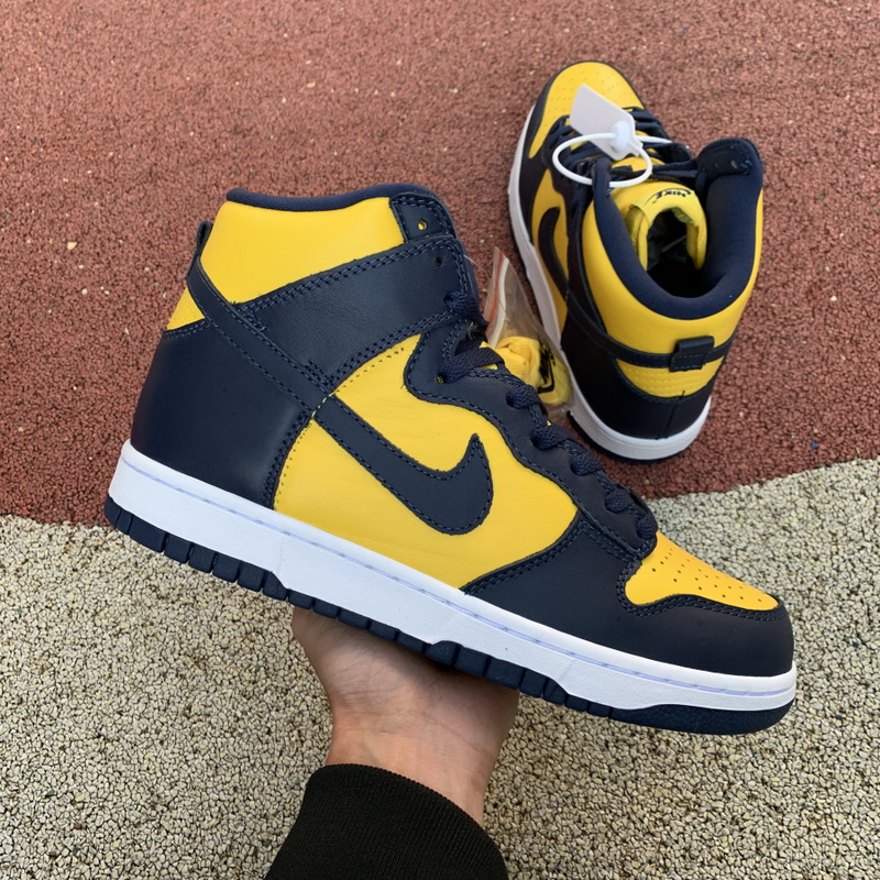 Nike Dunk High “Michigan”