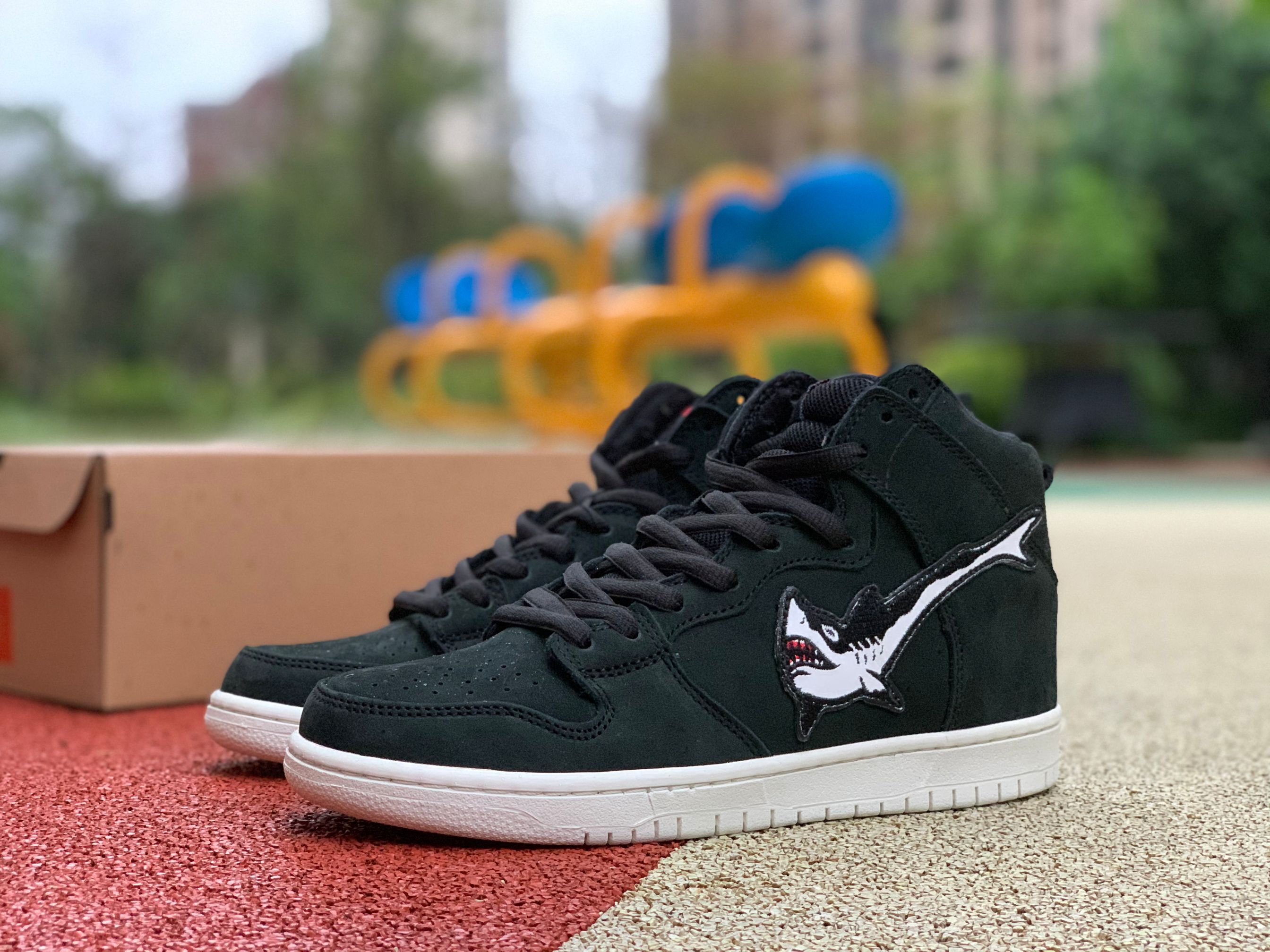 Nike SB Dunk High Oski Shark