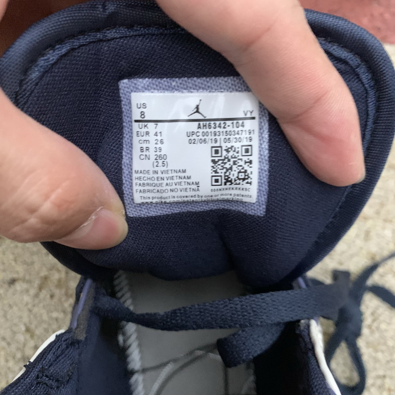 Jordan 1 Mid Shoes013