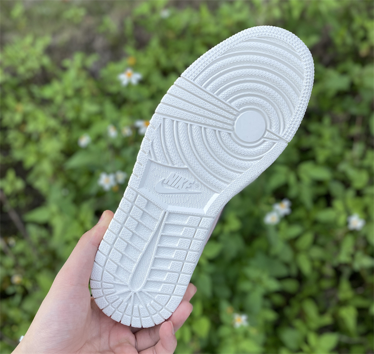 Air Jordan 1 Mid ''Rouge Gouache''