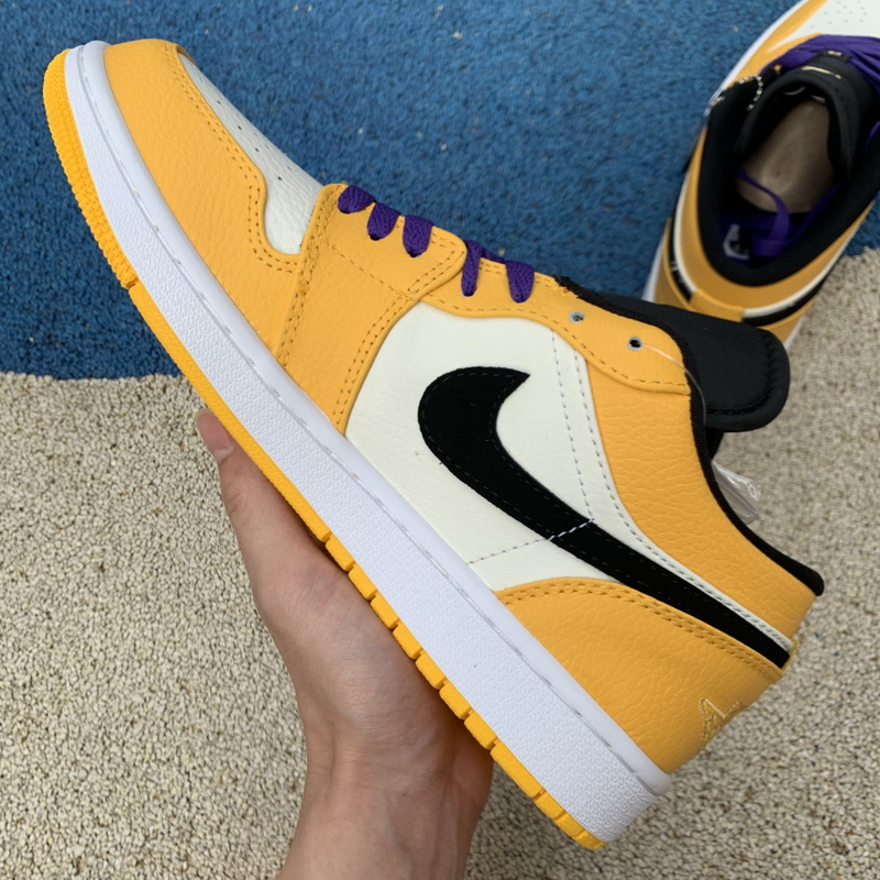 Air Jordan 1 Low shoes