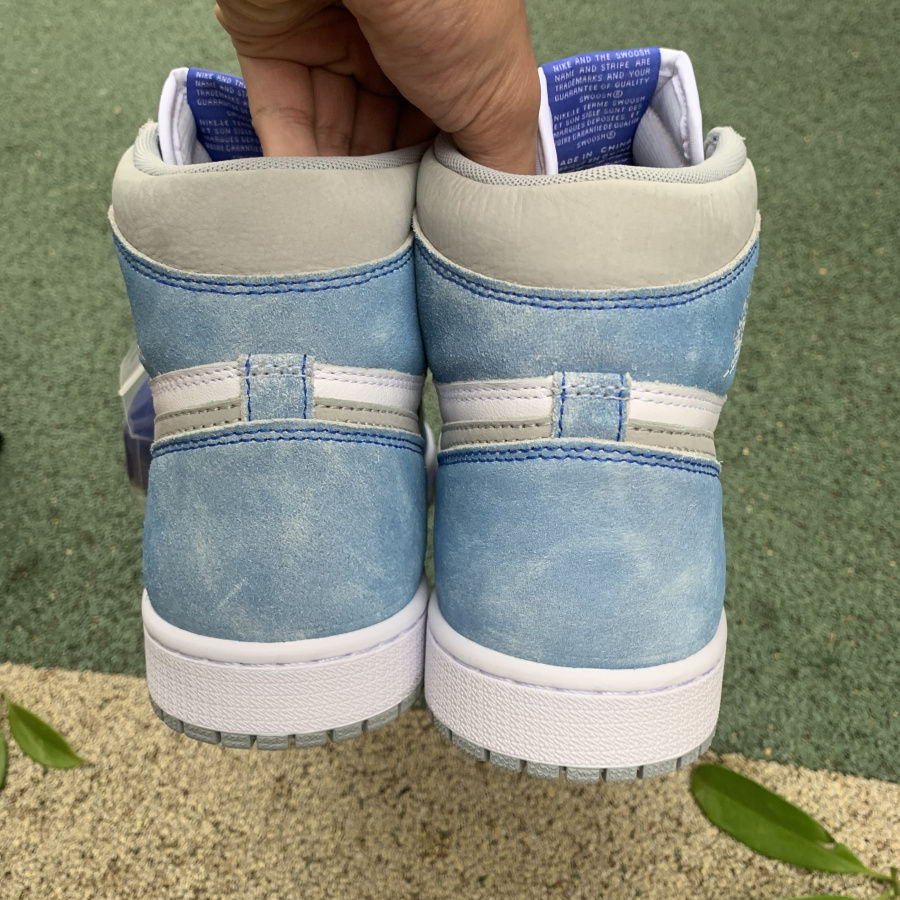 Air Jordan 1 High “Hyper Royal”GS