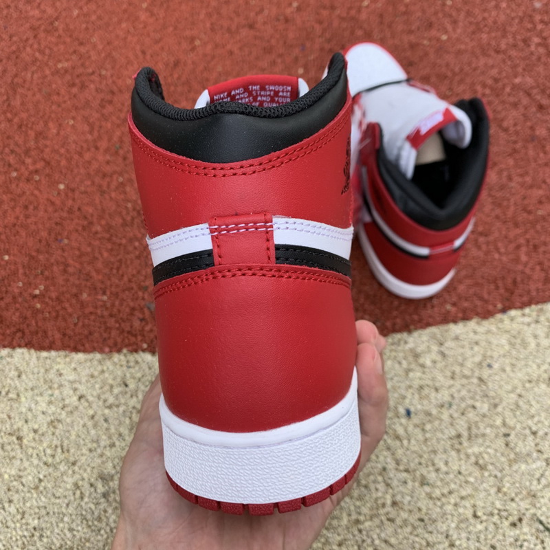 Air Jordan 1 Retro GS Chicago