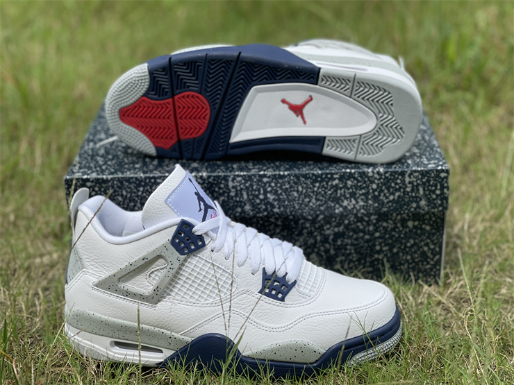 Air Jordan 4“Midnight Navy”