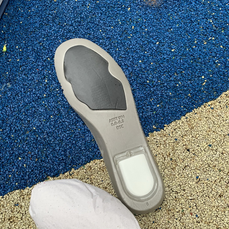 Nike SB Dunk Low “Panda Pigeon”