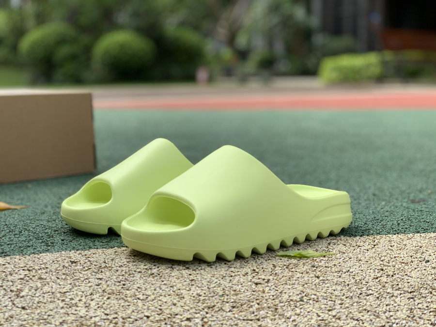Yeezy Slide Resin GX6138