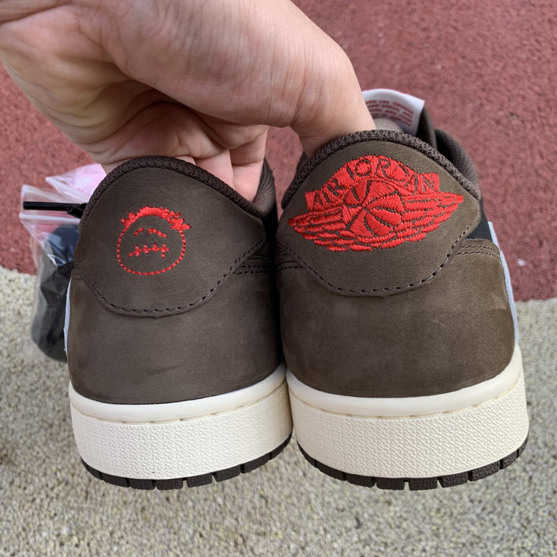 Travis Scott x Air Jordan 1 Low “Dark Mocha”