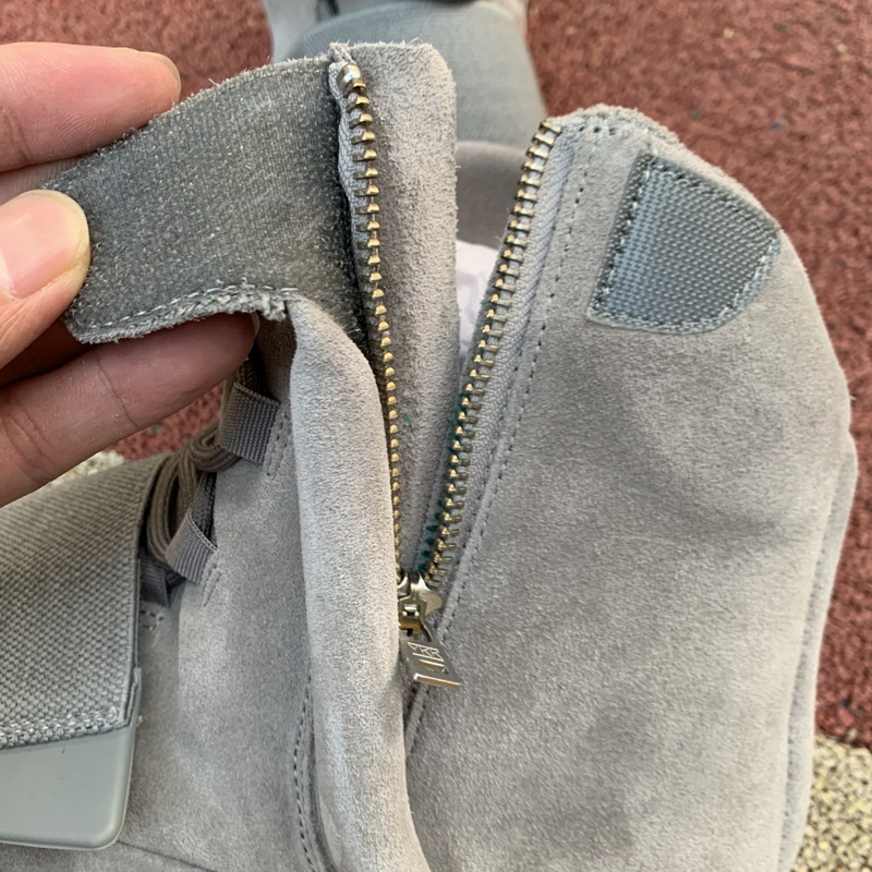 AD Yeezy 750 Boost Light Grey