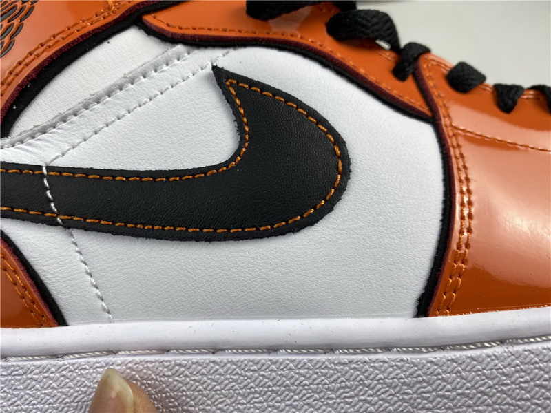 Air Jordan 1 Mid “Turf Orange”