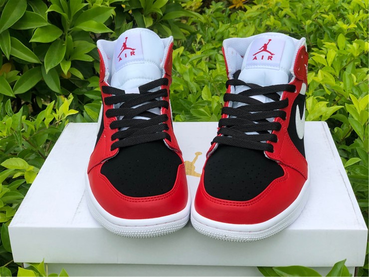 Air Jordan 1 Mid Black Red