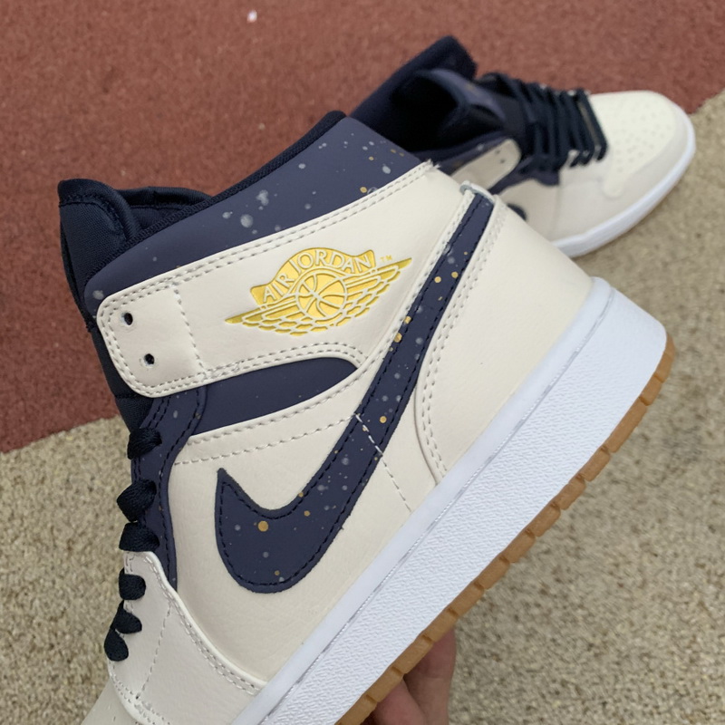 Jordan 1 Mid Shoes013