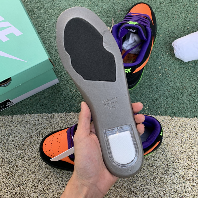 Nike SB Dunk Low “Night of Mischief”