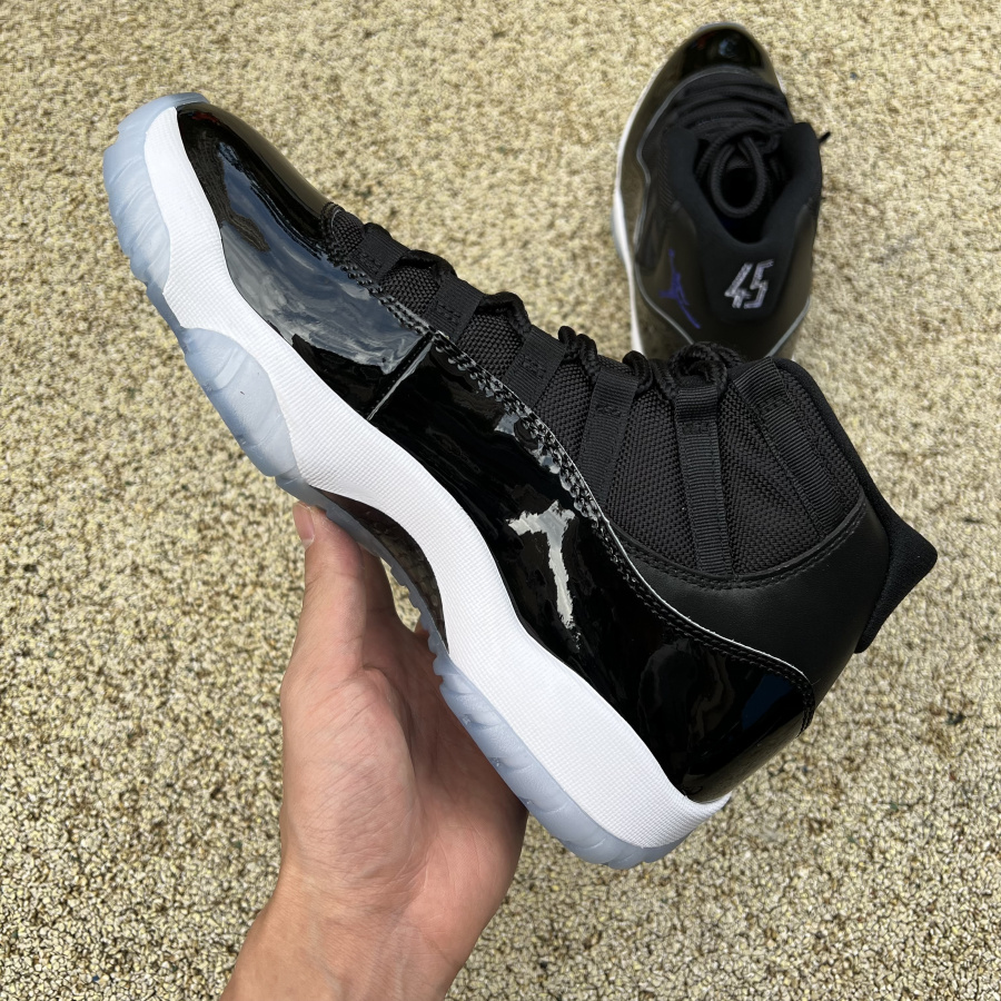 Air Jordan 11 “Space Jam”