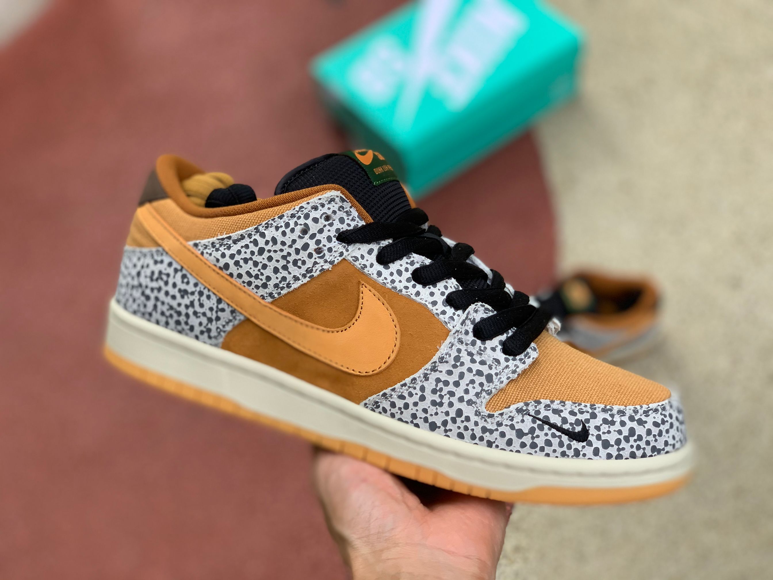 Nike SB Dunk Low “Safari”