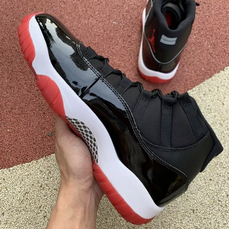 Air Jordan 11 Bred
