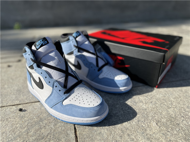 Air Jordan 1 High OG “University Blue