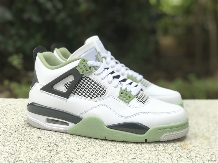 Air Jordan 4 WMNS “Seafoam”