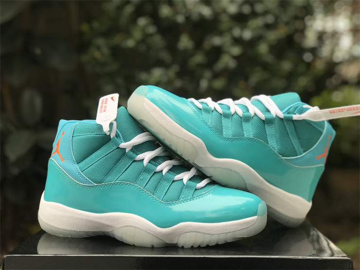 Air Jordan 11 Lake water blue