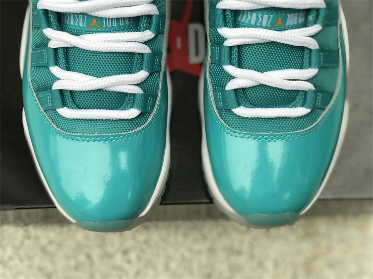 Air Jordan 11 Lake water blue