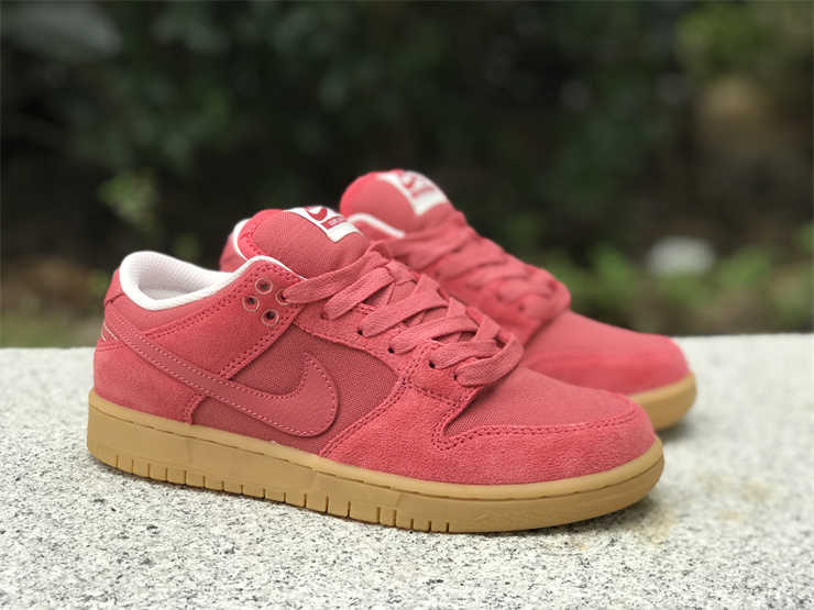 Nike SB Dunk Low “Adobe”