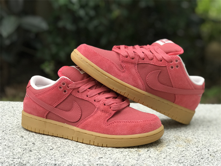 Nike SB Dunk Low “Adobe”