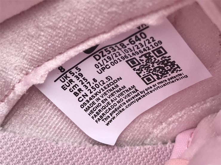 Nike Dunk Low WMNS “Teddy Bear”