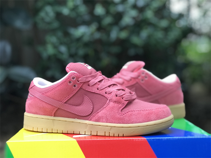 Nike SB Dunk Low “Adobe”