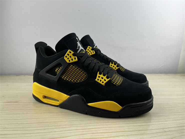 Air Jordan 4 Retro Thunder 2012