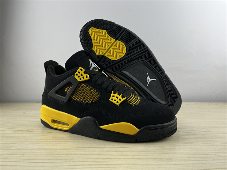 Air Jordan 4 Retro Thunder 2012
