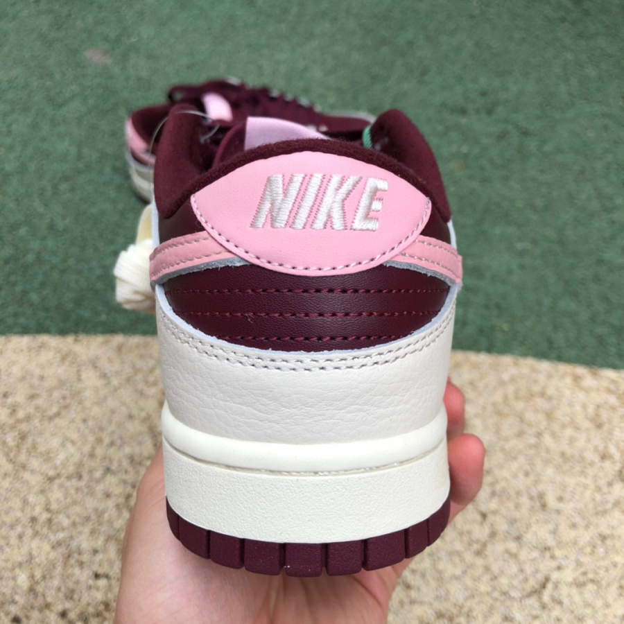 Nike Dunk Low Valentine's Day