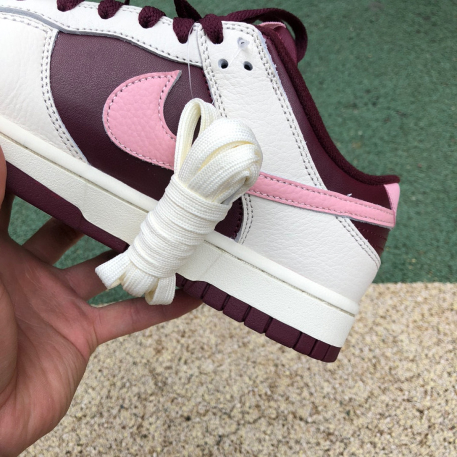 Nike Dunk Low Valentine's Day