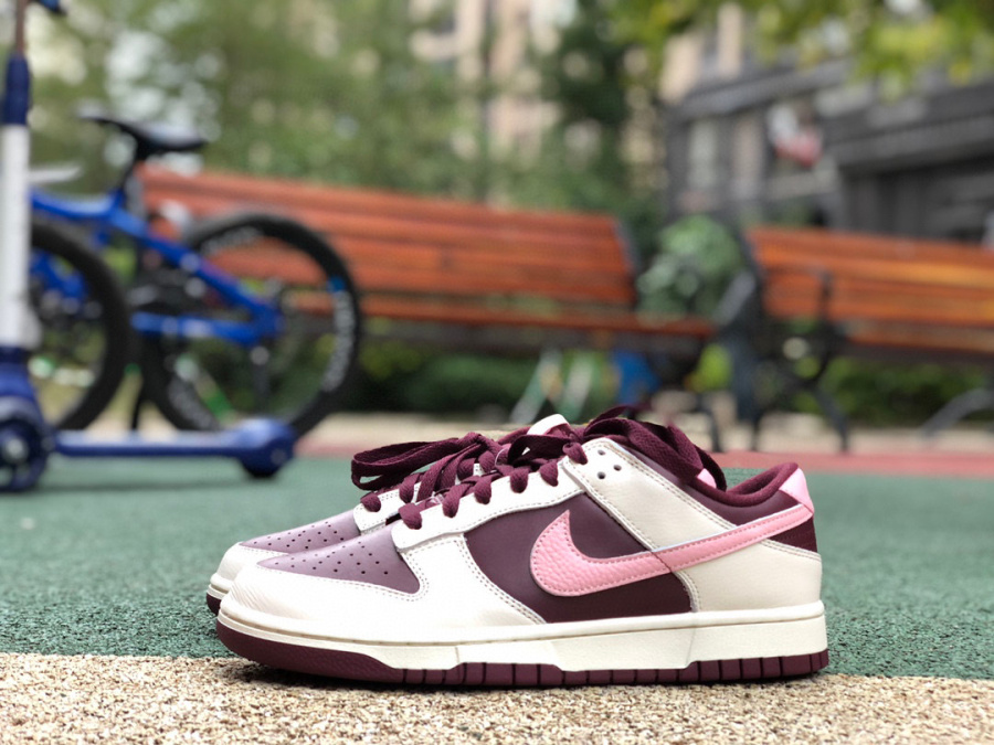 Nike Dunk Low Valentine's Day