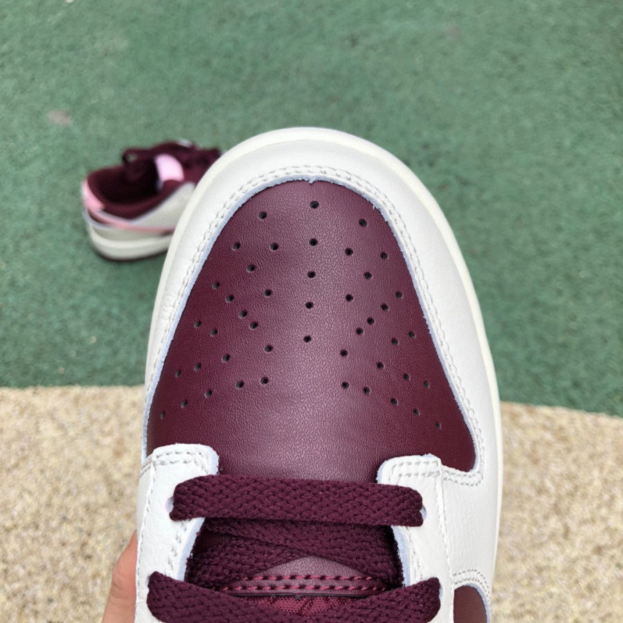 Nike Dunk Low Valentine's Day