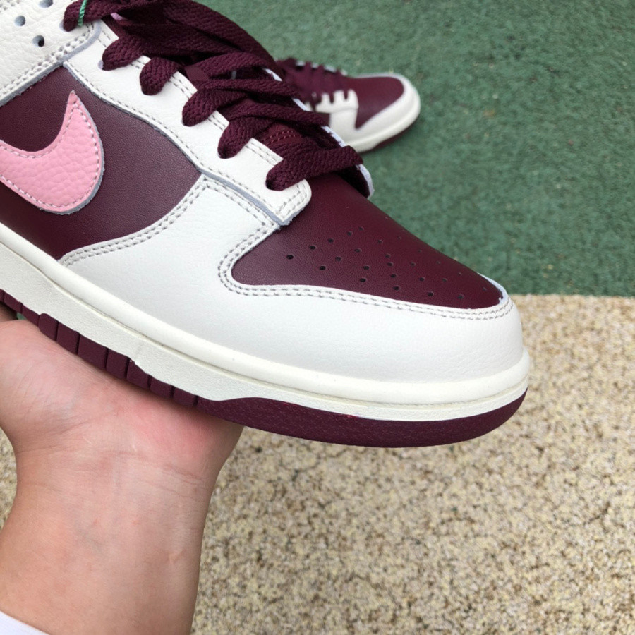 Nike Dunk Low Valentine's Day