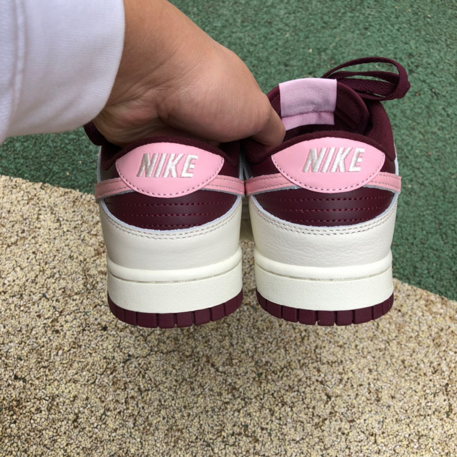 Nike Dunk Low Valentine's Day