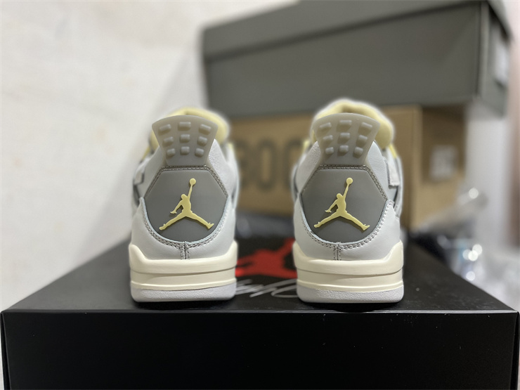 Air Jordan 4 SE Craft “Photon Dust