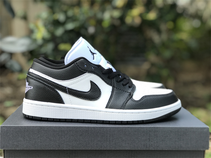 Air Jordan 1 Low WMNS “Panda”