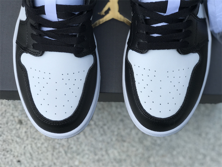 Air Jordan 1 Low WMNS “Panda”