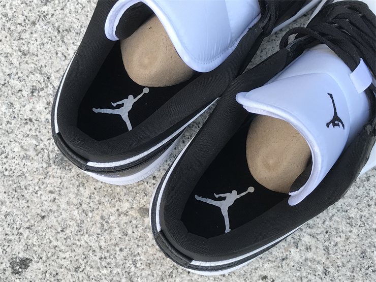 Air Jordan 1 Low WMNS “Panda”