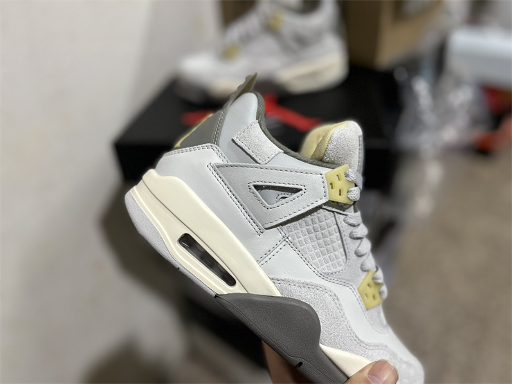 Air Jordan 4 SE Craft “Photon Dust