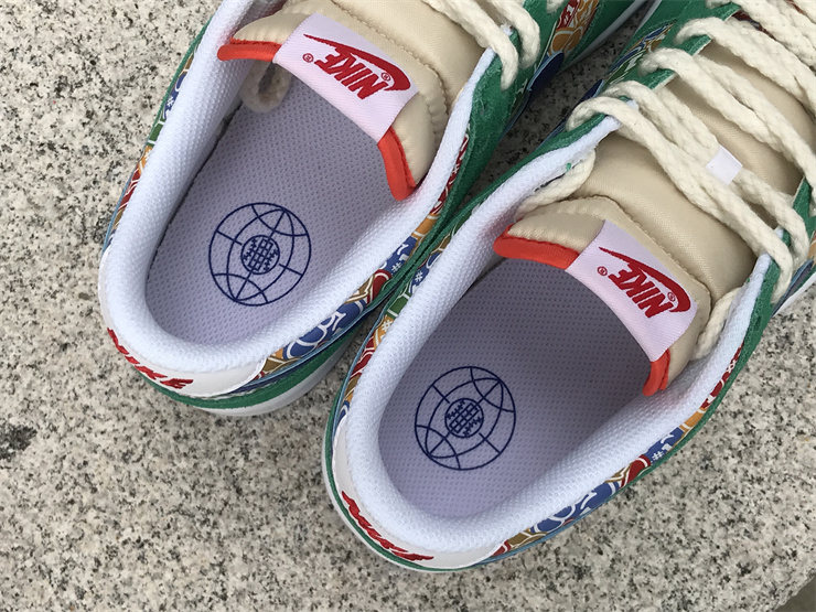 Nike Dunk Low “Foam Finger”